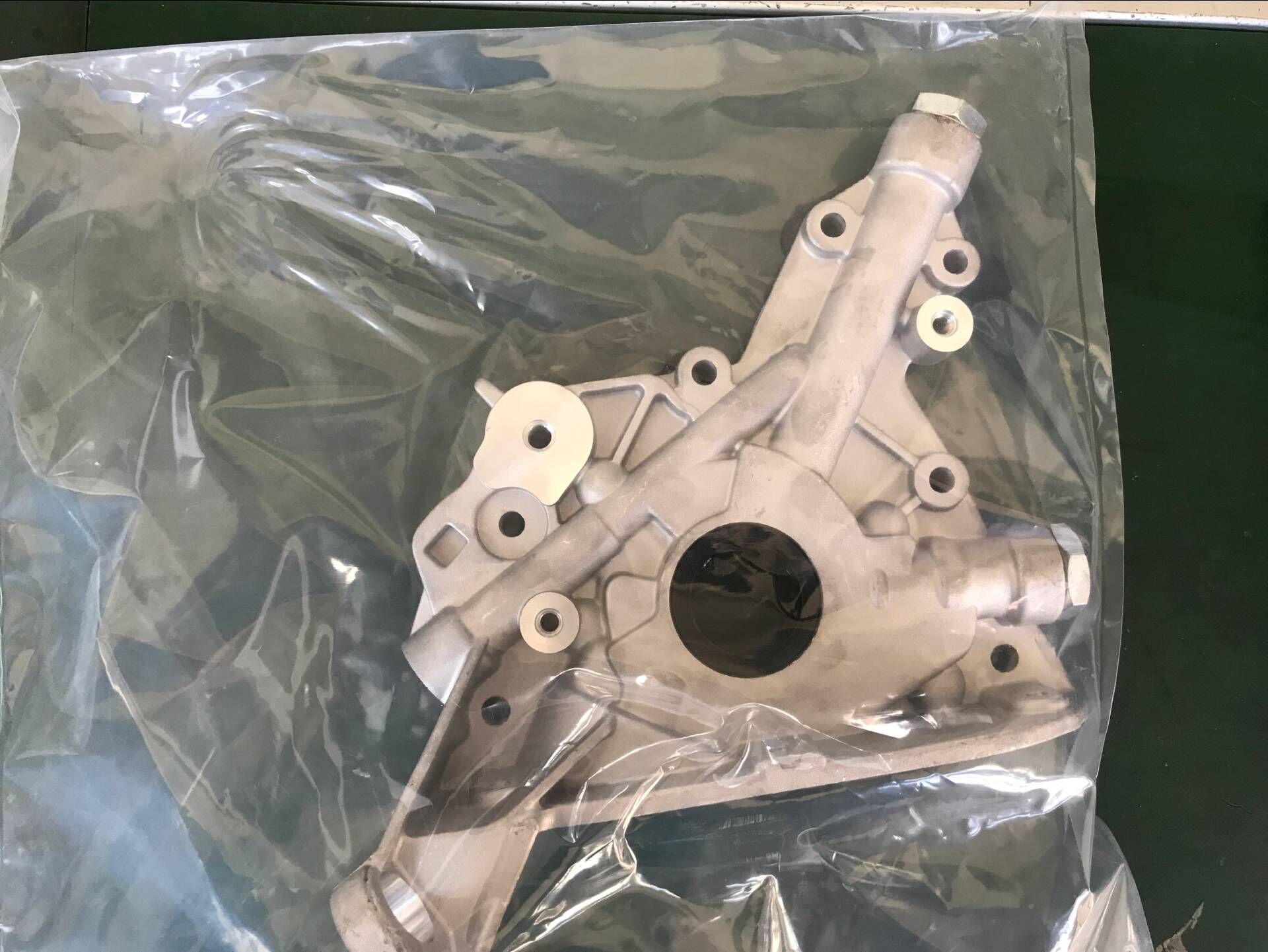 Oil pump for Chevelot   90536036, 90543924 606055