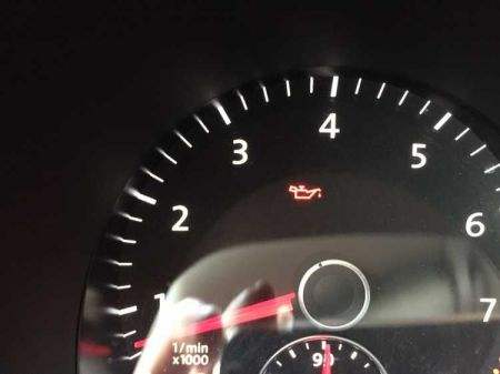 Why is there a red light on the car dashboard that looks like dripping water from a kettle?cid=3