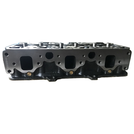 Auto parts PE6T Cylinder head for KUBOTA Engine PF6T PE6T