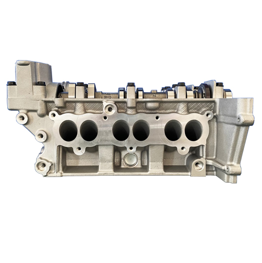 BRAND NEW Engine complete head M1DA AMC910045
