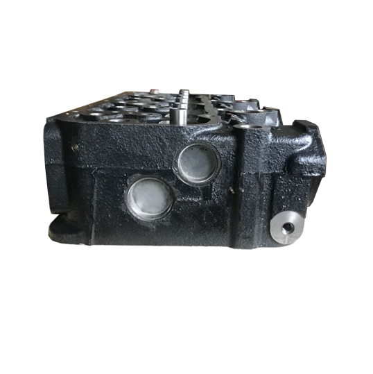 Auto parts PE6T Cylinder head for KUBOTA Engine PF6T PE6T